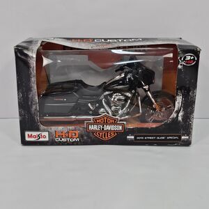 Maisto 2015 Harley-Davidson Street Glide Special Black 1:12 Motorcycle #32328